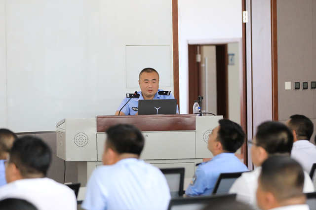 所長_副本.jpg 所長_副本.jpg